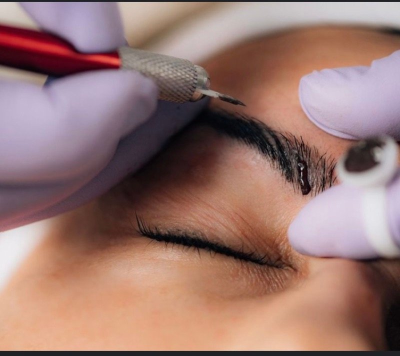 Microblading — sourcils poil à poil